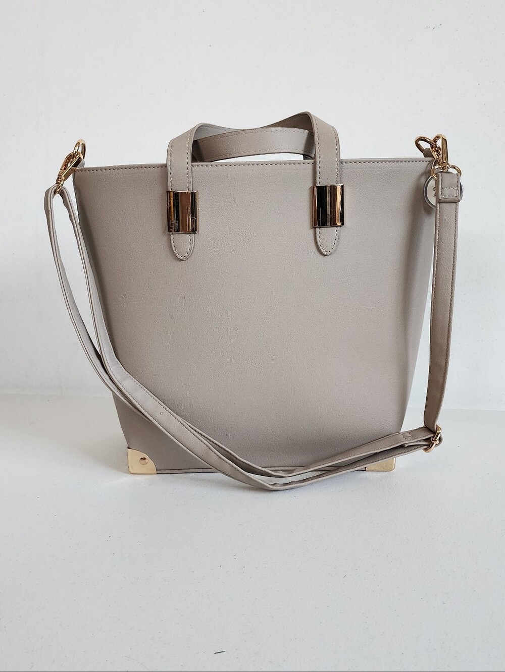 Minimalist Taupe Tote Bag with Gold Hardware - Women's Shoulder & Top-Handle Bag